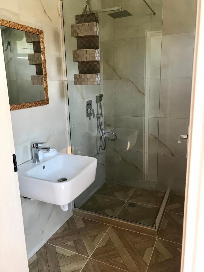 Aria Prive Himare Exterior foto